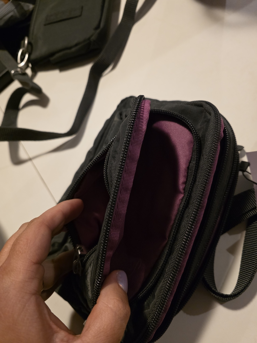 Baggallini Black Crossbody Sling Bag Triple Zip - Picture 6 of 8
